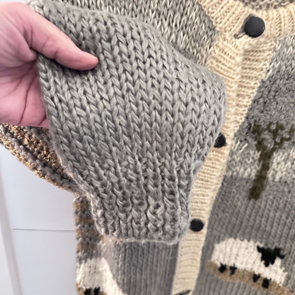 VTG M NORTHPOINT charming grey-beige landscape sheep pastoral hand knit cardigan - Picture 7 of 10